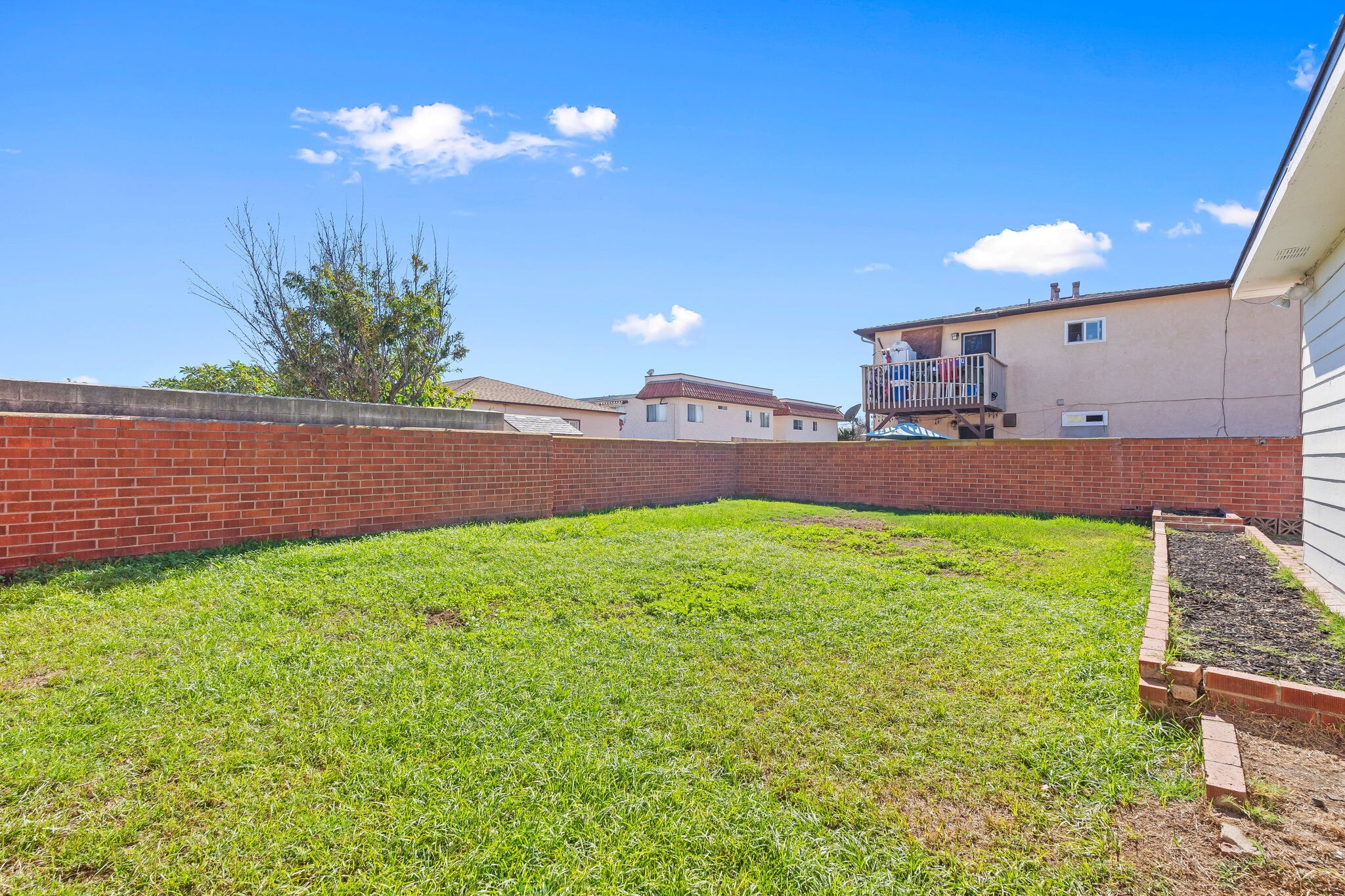 Building Photo - 456 Casselman St