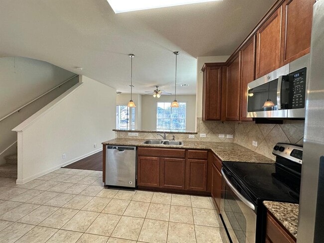 Building Photo - 918 Craters of the Moon Blvd