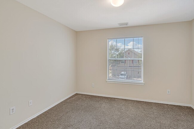 Building Photo - 6213 Stoney Creek Dr