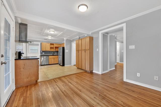 Building Photo - 3766 Winfield Ave