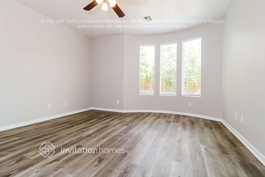 Building Photo - 15280 W Redfield Rd
