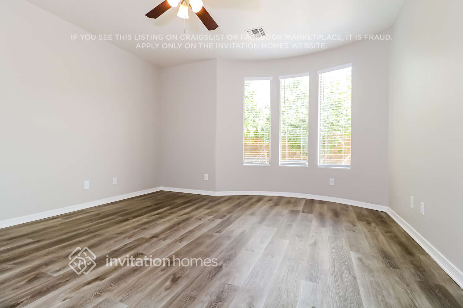 Building Photo - 15280 W Redfield Rd
