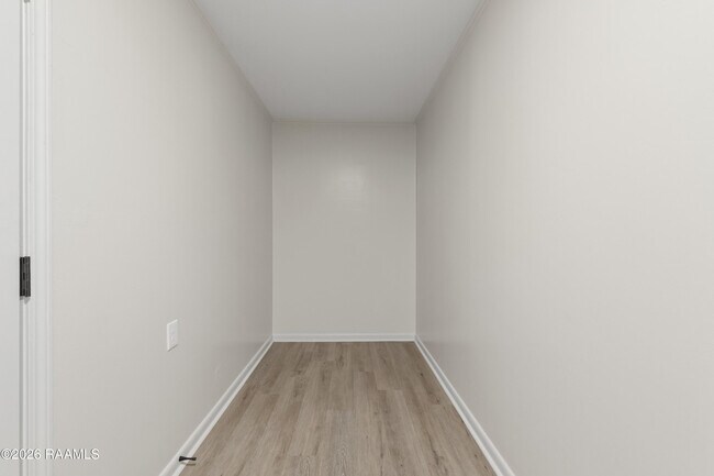 Building Photo - 317 Kim Dr