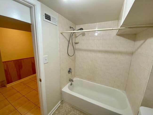 Building Photo - Charming 2 Bedroom/2 Bathroom Townhome in Harwood, Baltimore, MD!
