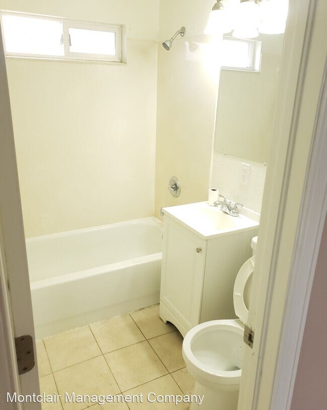 Building Photo - 4 br, 2 bath House - 2209 N Joliet St.