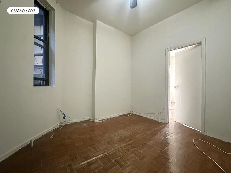 Building Photo - 426 E 66th St