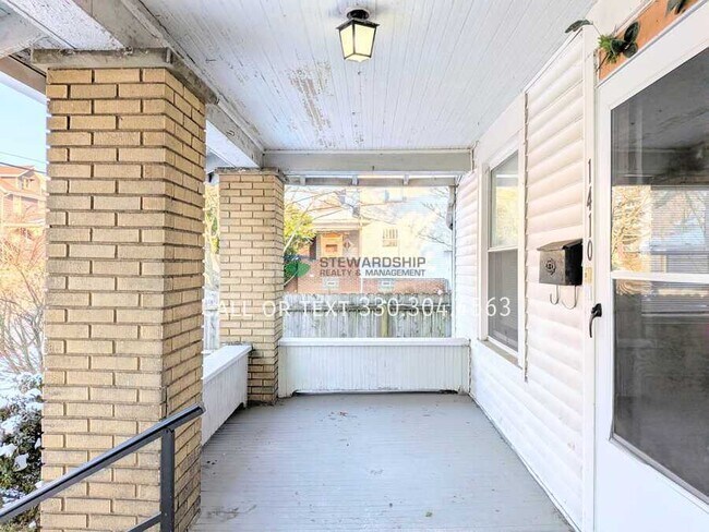 Building Photo - 1410 16th St NW