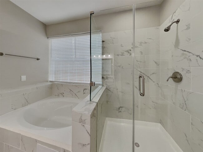 Building Photo - 510 Tanguey Ct