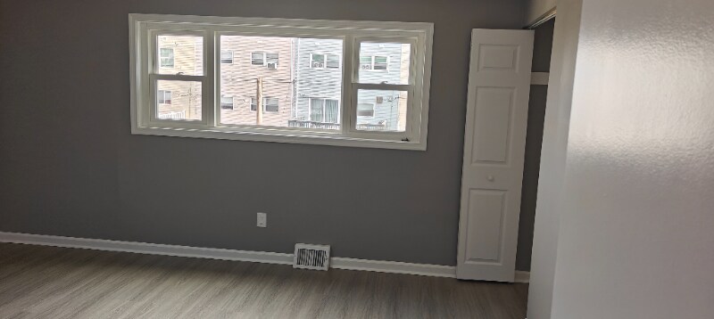 Building Photo - 12633 Biscayne Dr