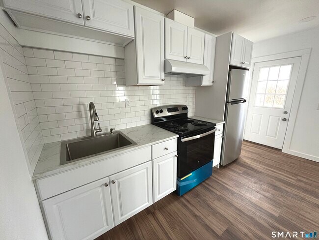 Building Photo - 4 Orchard St