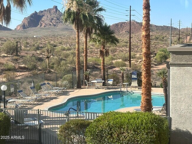 Building Photo - 10401 N Saguaro Blvd