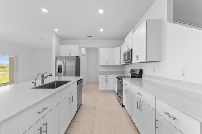 Building Photo - Stunning Large Mirada Townhome; 3 BR + LOFT / 2.5 BA/ 2 Car Garage-2300+ SF!