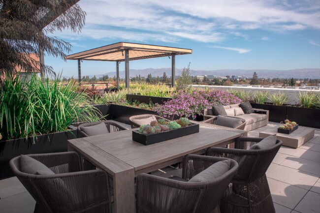 Building Photo - 3578 Rambla Pl