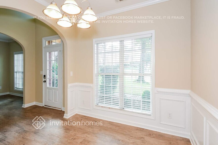 Building Photo - 595 Regal Lady Ct