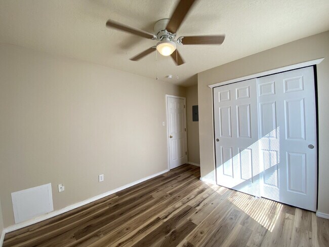 Building Photo - 2BR/1Bath - 4 Plex in Rio Rancho