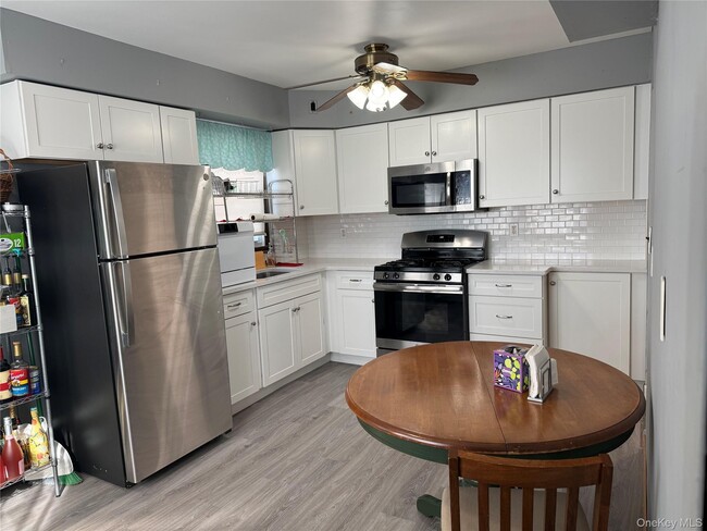 Building Photo - 15 Reed Dr