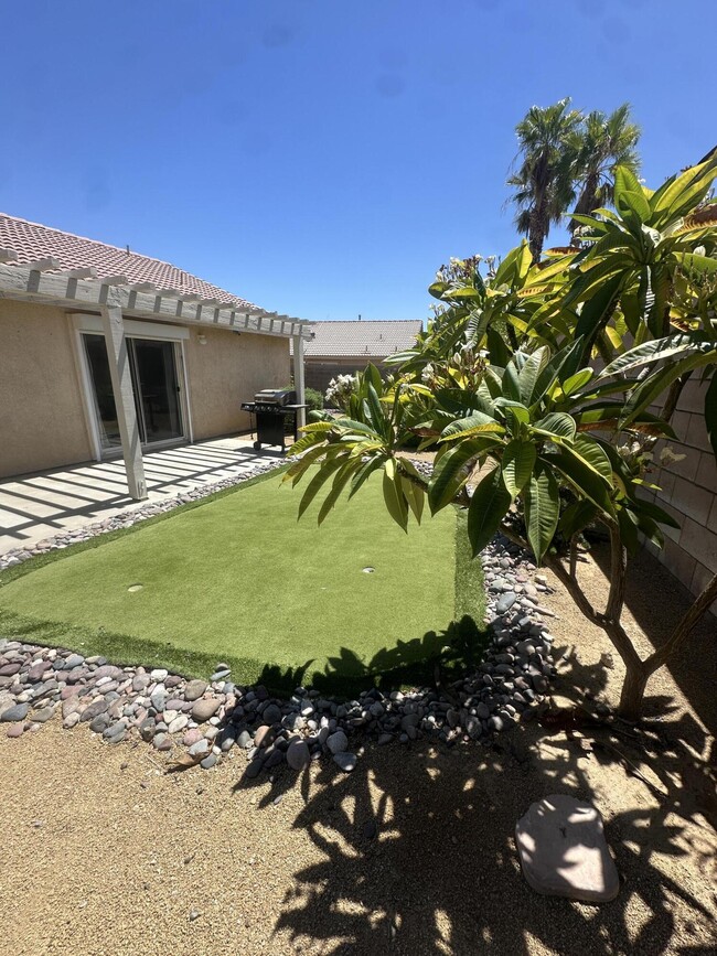 Building Photo - 78780 Birchcrest Cir
