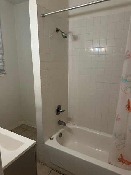 Building Photo - 53 Terhune Ave