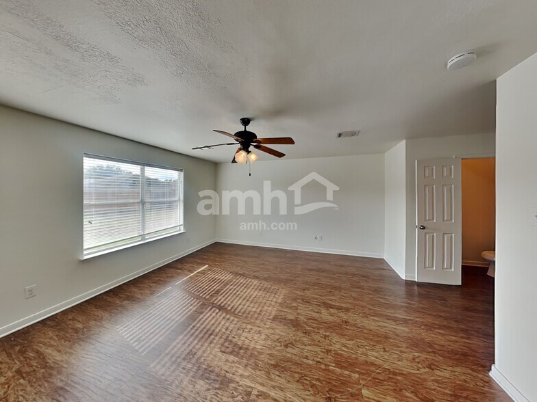 Building Photo - 4345 Medina River Loop