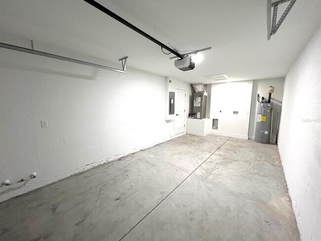 Building Photo - 15 Unique Ct