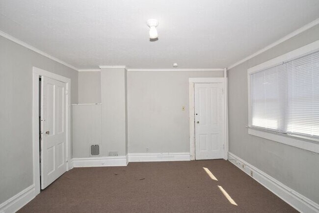 Building Photo - Spacious 2 bedrooms with their own bathroom suite