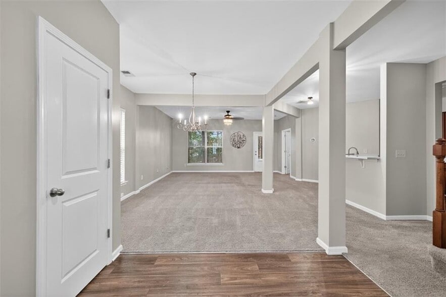 Building Photo - 1250 Image Ives Dr