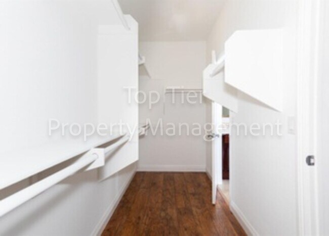 Building Photo - Spectacular 3 Bd + Den/Office, 2.5 Ba, 254...
