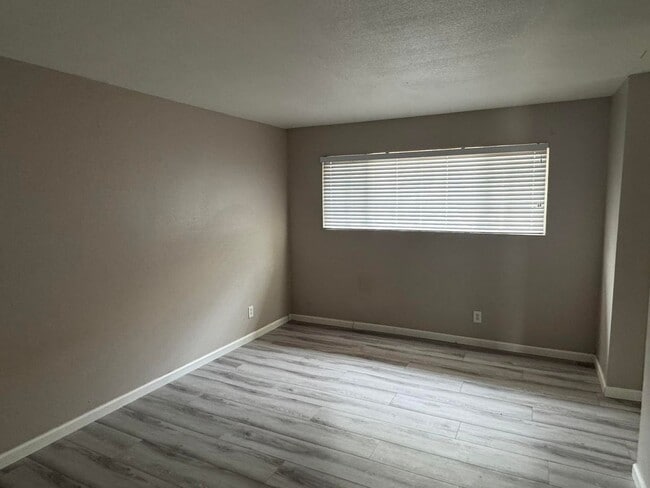 Building Photo - 4925 Indian Oaks Ct