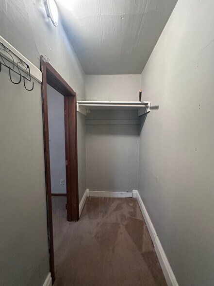 Building Photo - 629 Park Ave