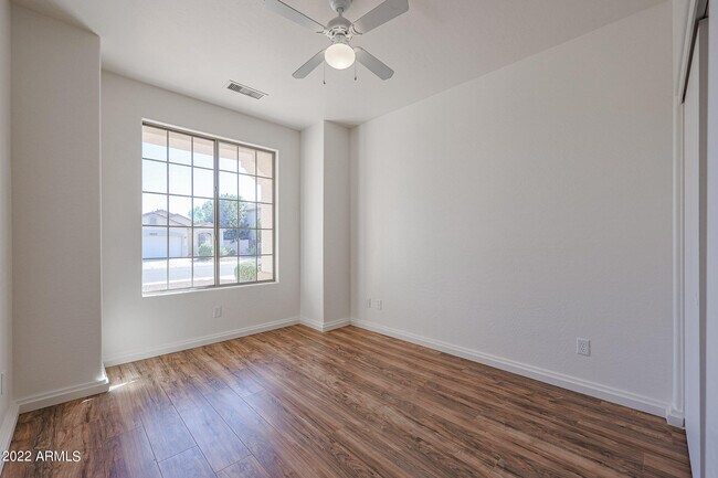 Building Photo - 16848 W Cottonwood St