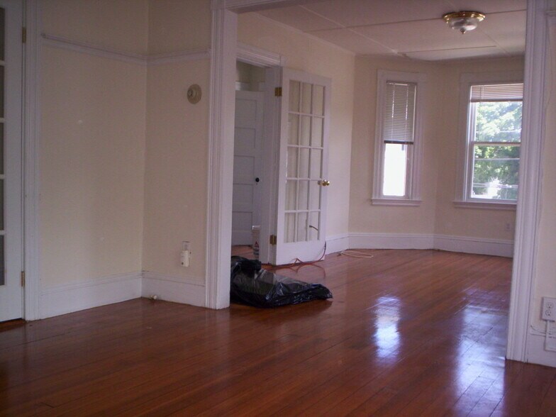 Building Photo - 29 Goddard St