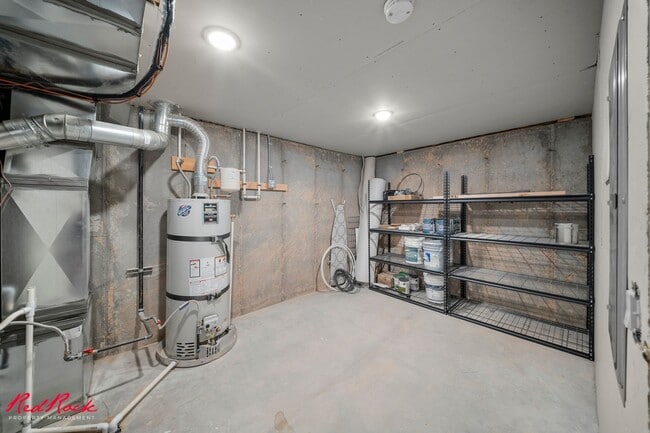 Building Photo - Beautiful and Modern 5 Bedroom Home in Cedar City!