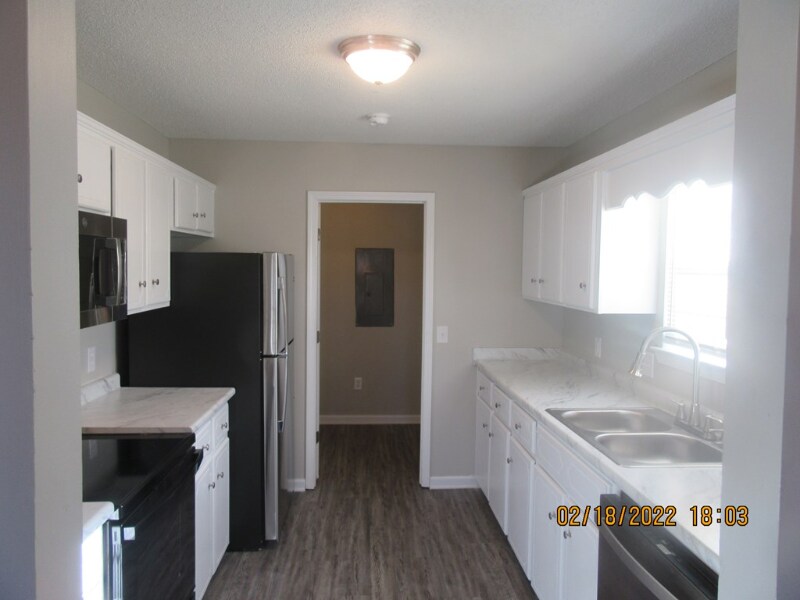 Building Photo - 862 Lyndsi Ln