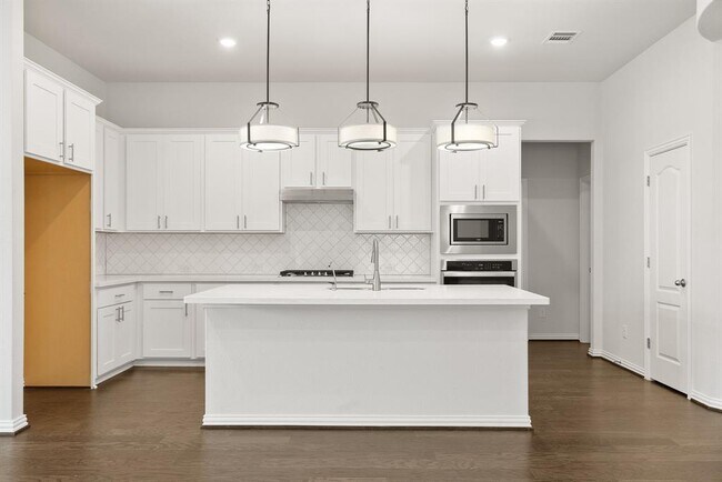 Building Photo - 223 Oleander Loop