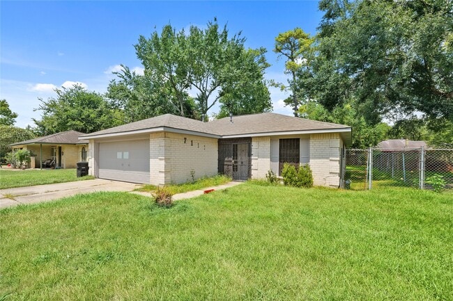 Building Photo - 7111 Pinehook Ln