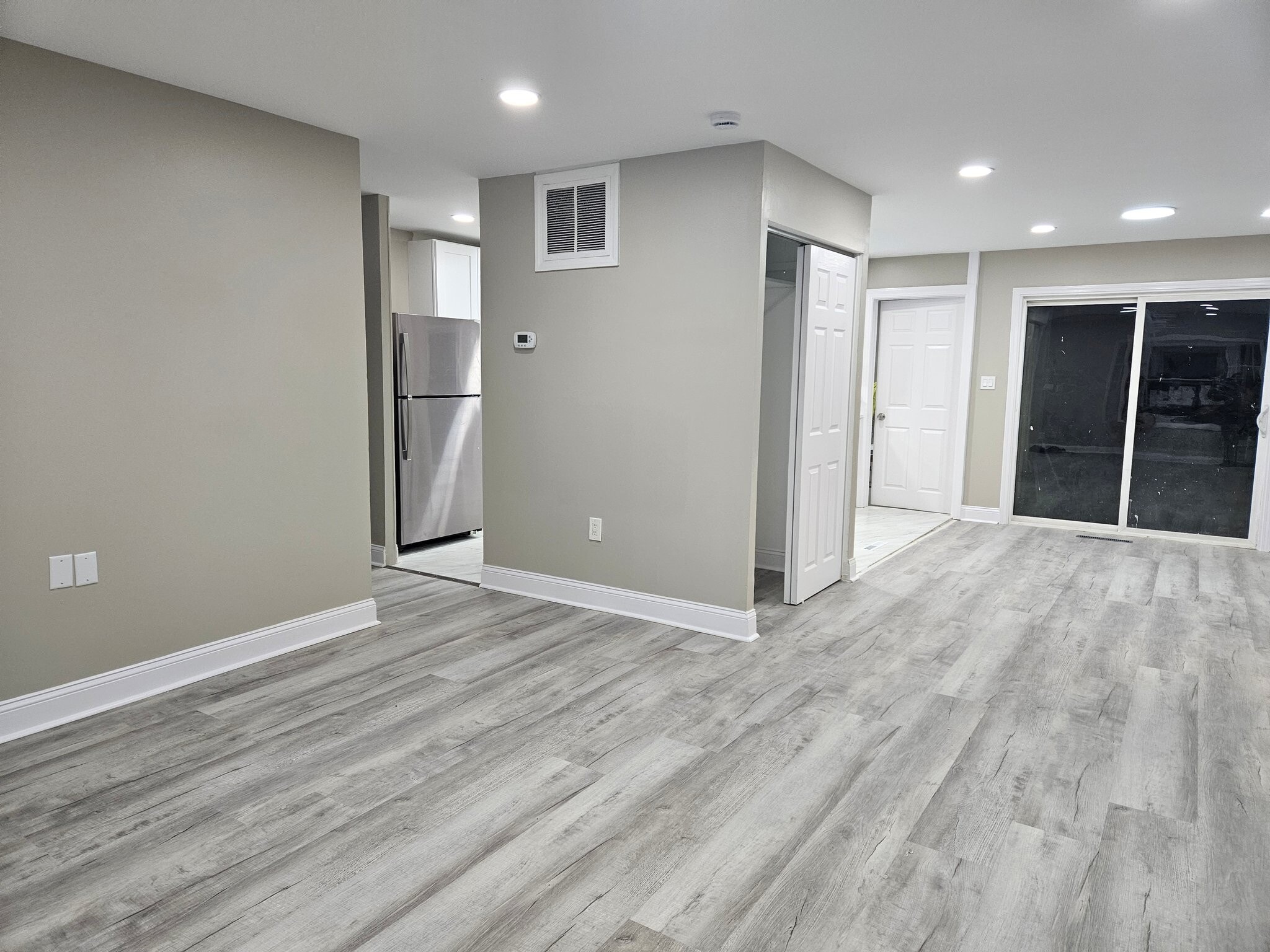 Building Photo - 1020 S Park Blvd