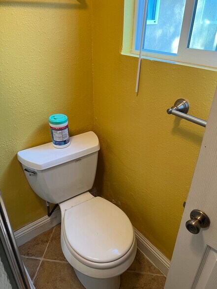 Building Photo - 1499 Wilson Ave