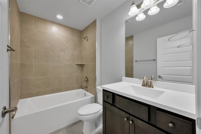 Building Photo - 411 Terra Vis Cir