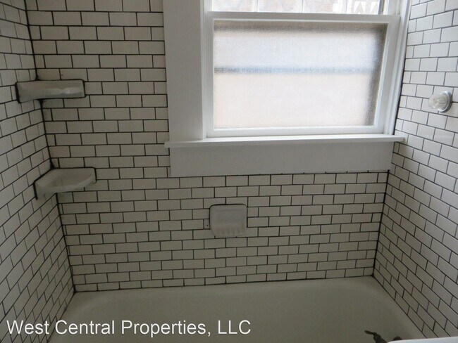 Building Photo - 719 Union St