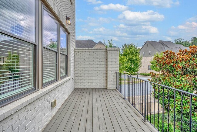 Building Photo - 6807 Encore Blvd