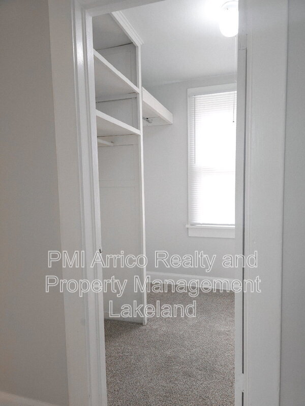 Building Photo - 115 8th St SE