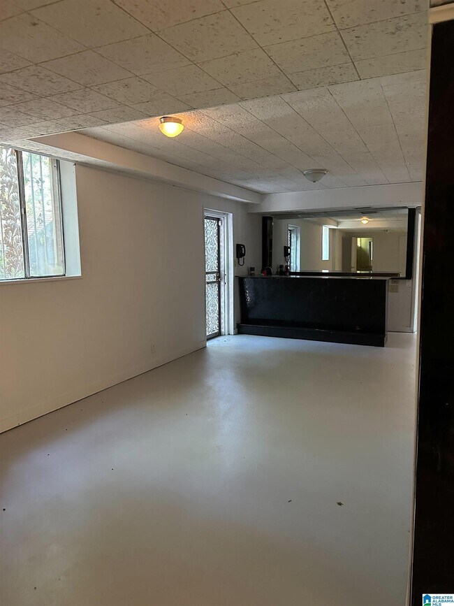 Building Photo - 905 45th St N