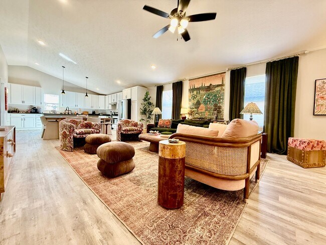 Building Photo - 5 Bed 3 Bath Home With Hot Tub In West Chester, OH