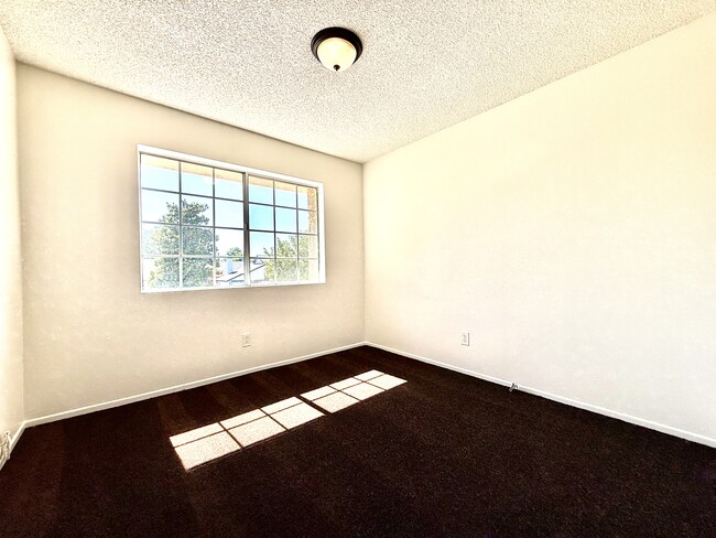 Building Photo - 37416 Daybreak St