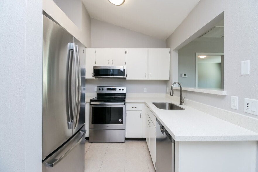 Building Photo - 12323 N 86th Ln