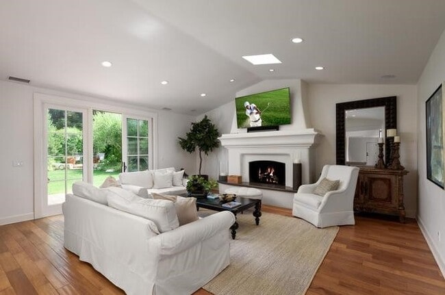 Building Photo - 4357 Cuna Dr