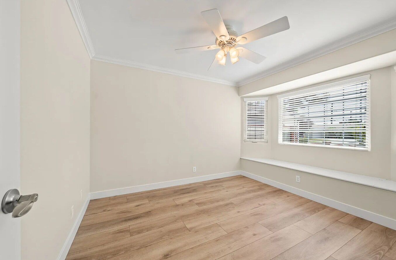 Third Room - 5441 Richmond Ave