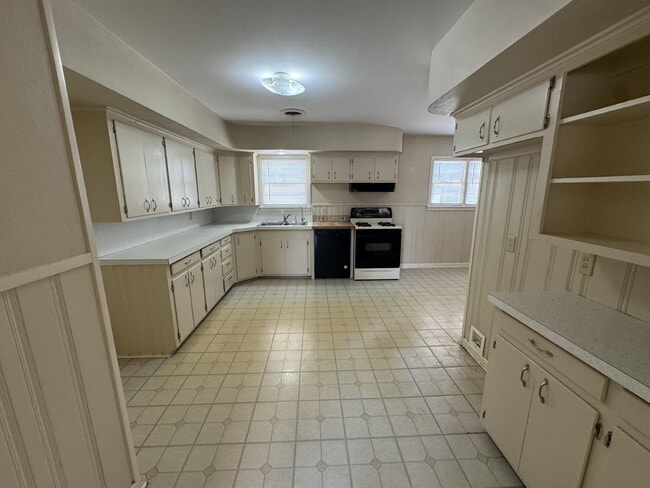 Building Photo - 3605 40th St
