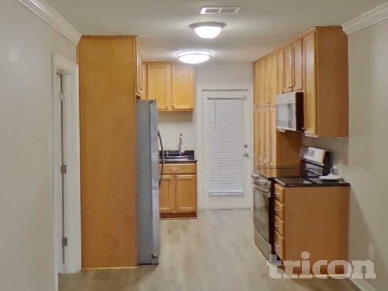 Building Photo - 3210 W Tyson Ave