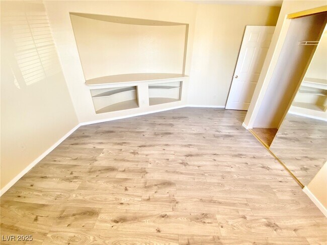 Building Photo - 8482 Canvas Vest Ct